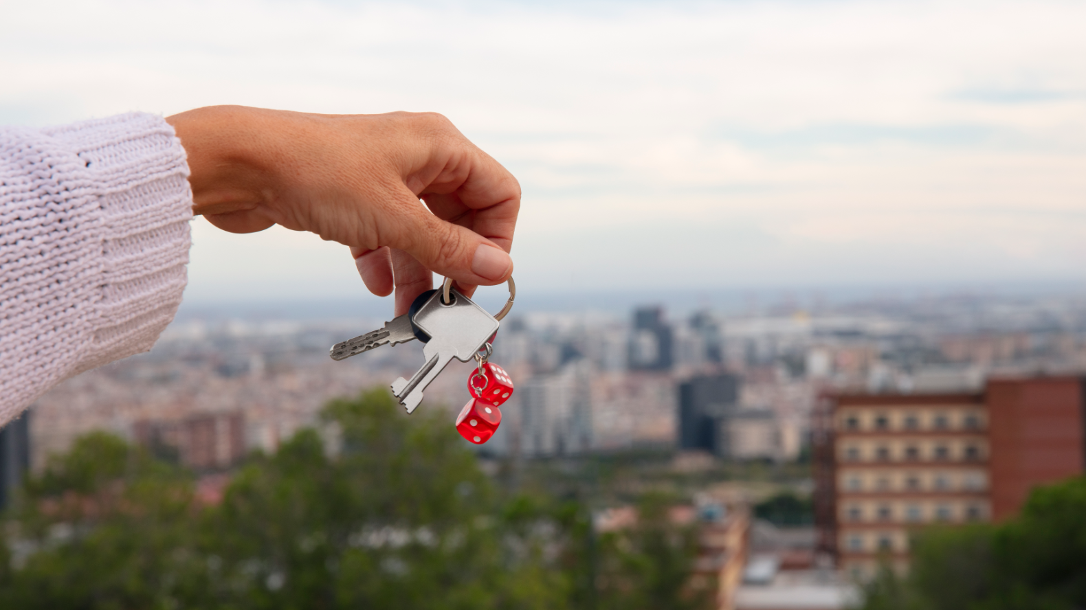The Ultimate Checklist for Buying Property Abroad: Currency, Contracts & Pitfalls